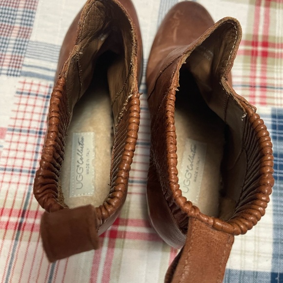 UGG Collection, made in Italy… Women’s Ankle Leather Boots, w/ shearling sole. - Picture 8 of 12
